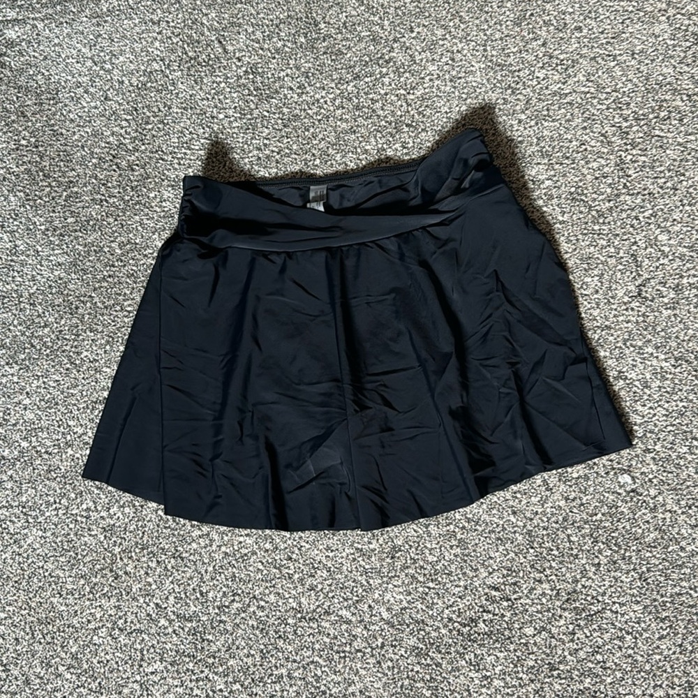 Crossover black swimskirt -L